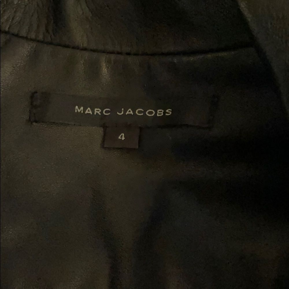 Marc Jacob’s size 4 100% genuine leather blazer
